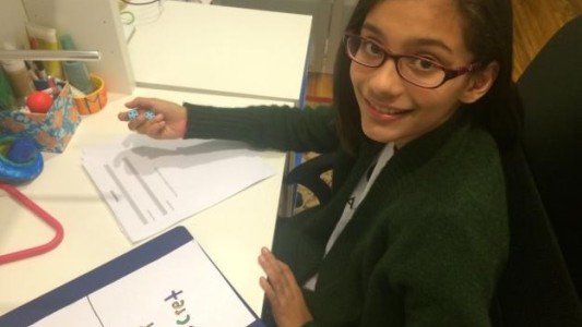 La historia de la niña de 11 años que vende contraseñas seguras por 2 dólares