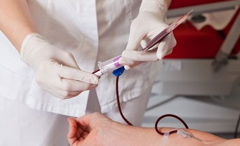 Francia permitirá a homosexuales donar sangre