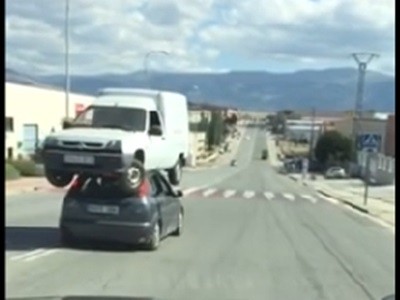 #EsViral Una nueva forma de acarreo de vehículos