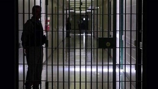 Su novia lo fue a visitar a la cárcel y la mató