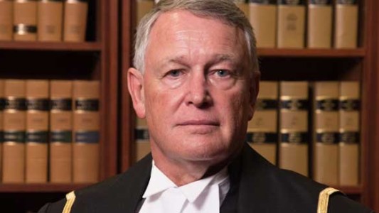 "¿Por qué no cerraste las rodillas?", le preguntó un juez a una joven violada