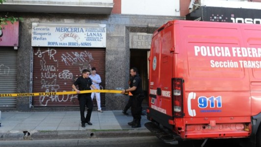 Mató a su mujer mientras sus hijos dormían e intentó quitarse la vida