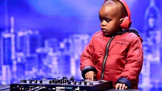 El DJ de 3 años que causó sensación en la TV