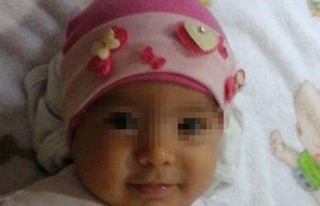 Degolló a su mujer y escapó con la hija de ambos