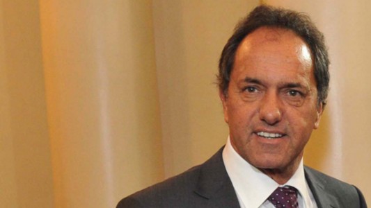 Scioli despidió a sus funcionarios y aseguró: "Vamos a volver"