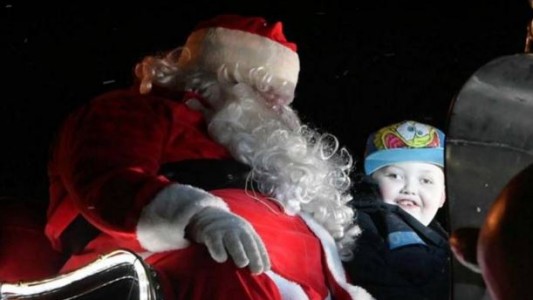 Murió el nene por el que un pueblo adelantó la Navidad