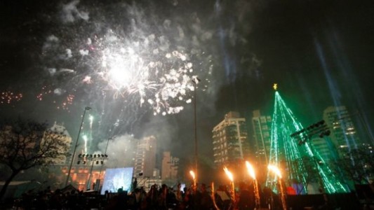 Córdoba encendió el árbol de Navidad más grande del país