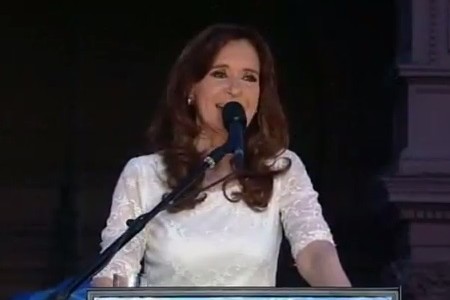 Desde Facebook, Cristina pidió "una Argentina sin censuras"