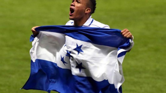 Mataron de 18 disparos a un futbolista en un centro comercial