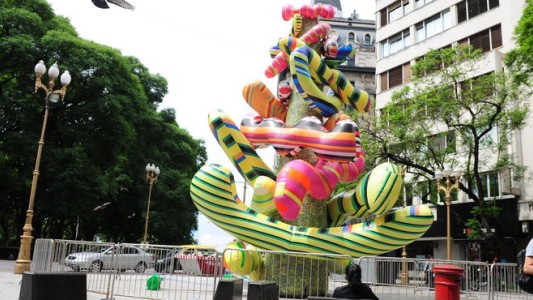Un árbol de Navidad a la Minujín
