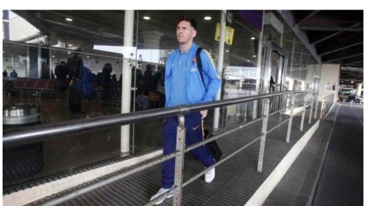 Mundial de Clubes: Messi causa furor al llegar Barcelona a Japón