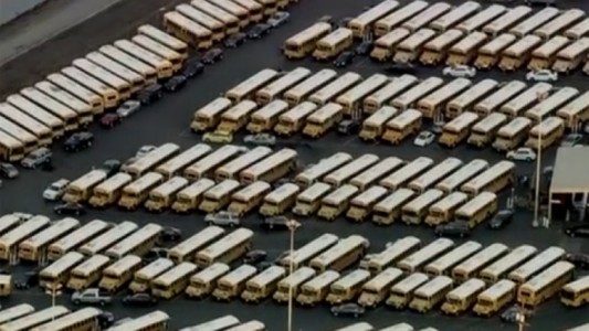 Cierran 900 colegios en Los Ángeles tras una amenaza de bomba