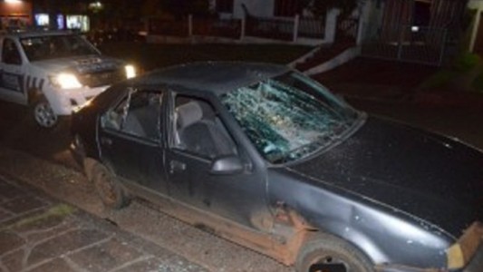 Destruyó el auto del profesor tras ser desaprobado