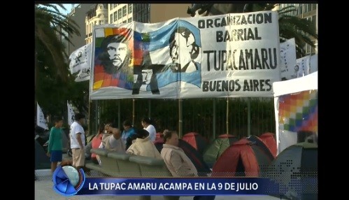 El movimiento Tupac Amaru que dirige Milagros Salas acampa en 9 de Julio y Avenida de Mayo