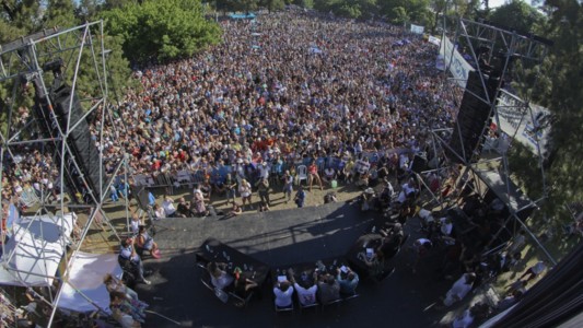 Sabbatella y panelistas de 678 hablaron ante una multitud en Parque Saavedra