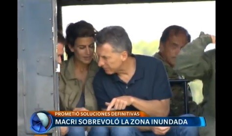 Macri sobrevoló la zona inundada en Concordia