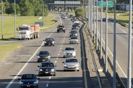 Viajan 1250 vehículos por hora por la ruta 2