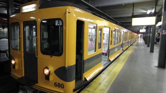 Trabajadores del subte amenazan con un paro si no logran un bono de $10 mil