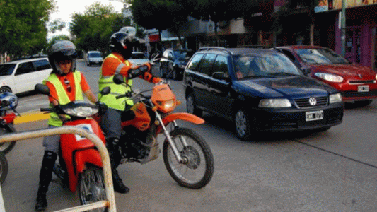 Polémica medida: en Cipolletti prohíben que los inspectores municipales usen barba