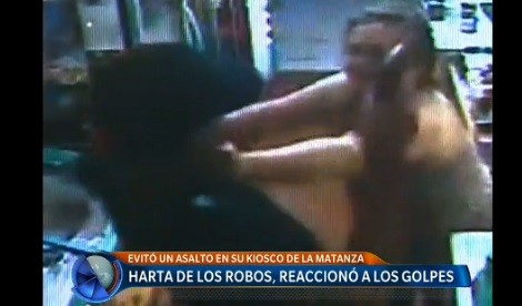 Video: harta de los robos, kiosquera reaccionó a los golpes