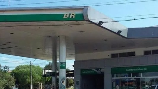 ¿Accidente o a propósito?: un hombre se "olvidó" a su mujer en una estación de servicio