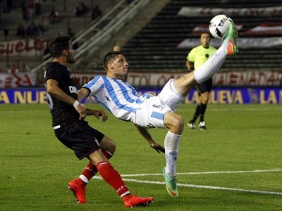 Estudiantes se lo dio vuelta a Racing: 4 a 2