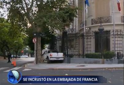 Una camioneta chocó contra el frente de la Embajada de Francia