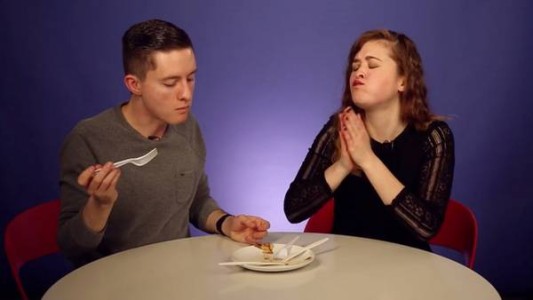 Mirá cómo reaccionan los estadounidenses al probar comida criolla