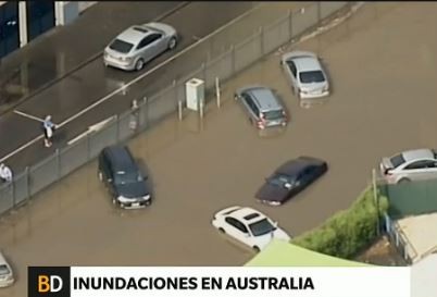 Australia lucha contra la peor inundación en 50 años