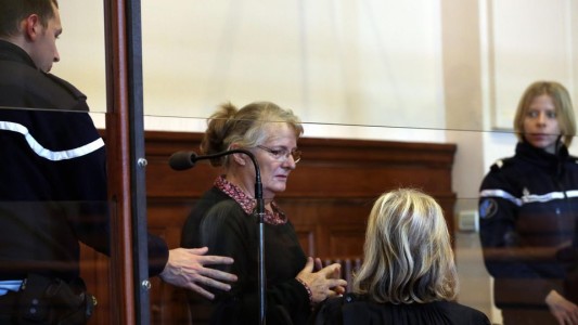 Francia: indultan a una mujer que mató a su marido porque la maltrató 47 años