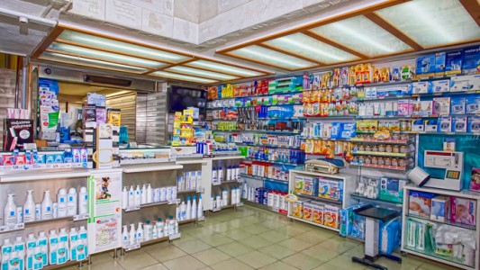 Las farmacias no podrán vender preservativos, repelentes y pañales