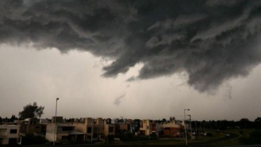 Córdoba: murió al ser alcanzado por un rayo cuando jugaba al fútbol