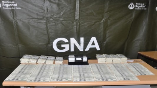 Detienen en Tucumán a un hombre que viajaba con 300 mil dólares falsos