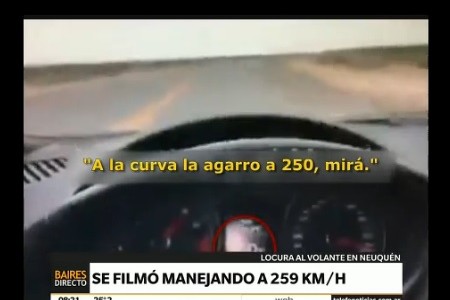 Se filmó manejando a 259 kilómetros por hora