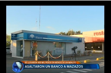 Asaltaron un banco a mazazos