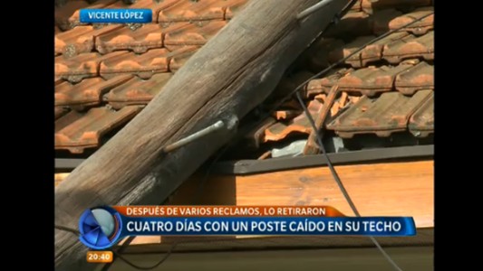 Estuvo cuatro días con un poste caído en su techo