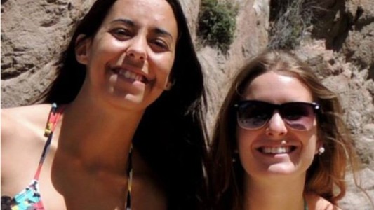 Ecuador: aseguran que las jóvenes mendocinas fueron vistas con dos hombres la noche del crimen