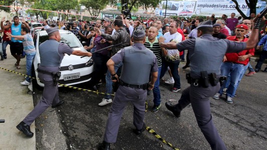 Trompadas entre seguidores y detractores de el ex presidente Lula da Silva