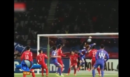 Un día de miércoles para este arquero que metió un gol con la nariz