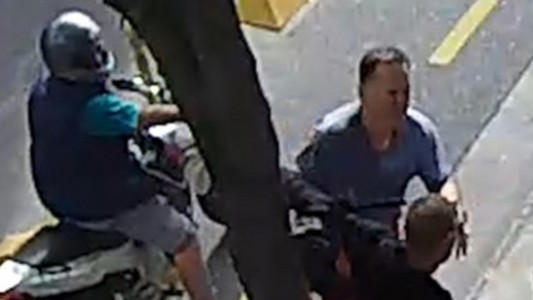 Otra vez, un turista en bici atacado por motochorros