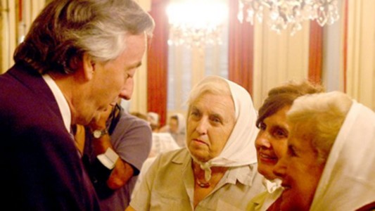Cristina Kirchner publicó una foto de Néstor y la carta de Walsh a la Junta Militar