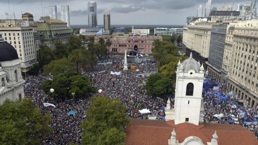 Marchas a Plaza de Mayo y actos en el interior del país por los 40 años del Golpe