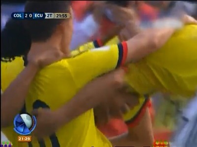 Ecuador dejó el invicto en Colombia pero mantiene la punta