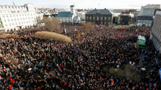 "Panamá Papers": protestan y piden renuncia del primer ministro de Islandia