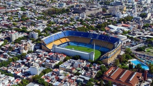 Angelici admitió que es "una posibilidad" construir un nuevo estadio