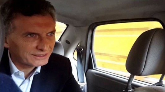 "Nuestros taxistas son un símbolo", dijo Macri al elogiar la suspensión de Uber