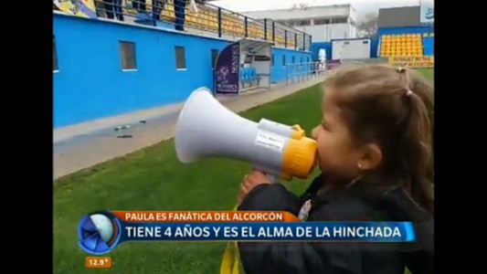 Tiene cuatro años y es el alma de la hinchada