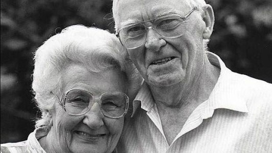 La historia de amor de dos ancianos que no soportaron vivir separados