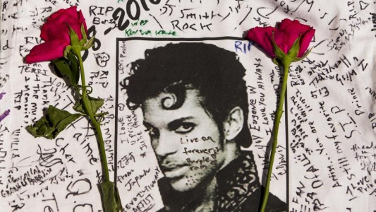 Familiar dijo que Prince llevaba 154 horas sin dormir antes de morir