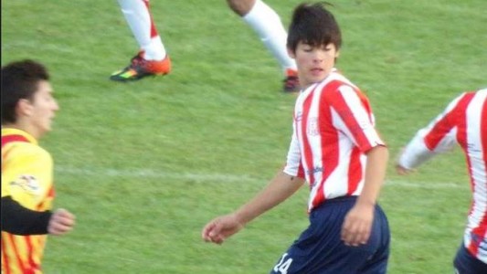 Adolescente se convirtió en el jugador más joven en debutar en un partido oficial en Argentina